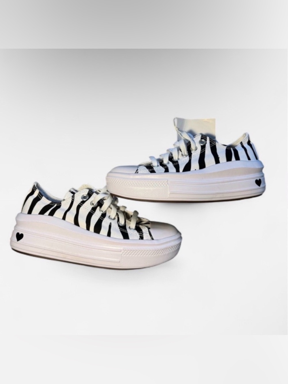 NWT Converse Zebra Stripes platform  Sneakers Size 7🔹